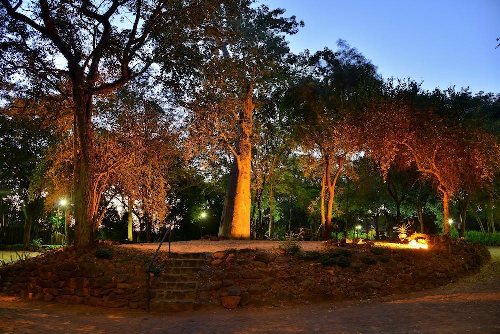 Victoria Falls Safari Club Exterior foto